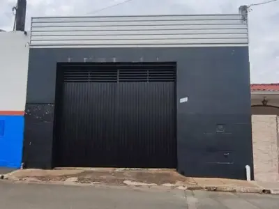 Galpão com 0 quartos em Centro, Itararé - 176m²