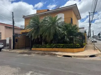 Sobrado com 3 quartos em Centro, Itararé - 158m²