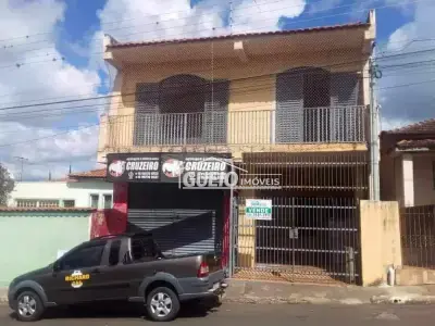 Sobrado com 3 quartos em Ginásio, Itararé - 267m²