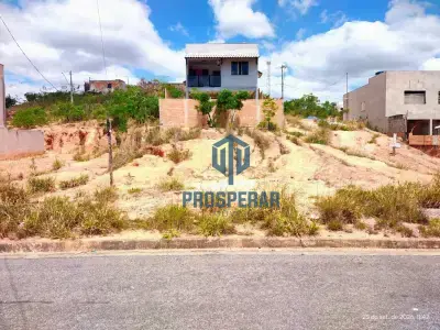 Lote / Terreno com 0 quartos em Petrópolis, Santa Luzia - 200m²