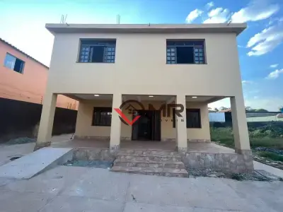 Casa com 4 quartos em Jardim Canadá