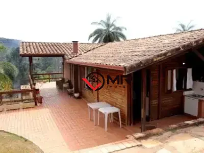Casa com 4 quartos em São Sebastião das Águas Claras