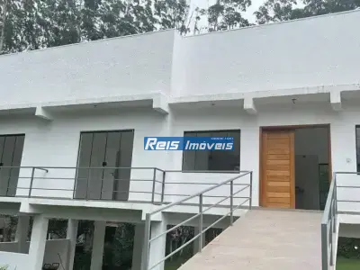 Casa com 3 quartos em Fazenda da Ilha, Embu-guaçu - 199m²