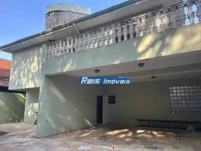 Sobrado com 5 quartos em Interlagos, São Paulo - 367m²