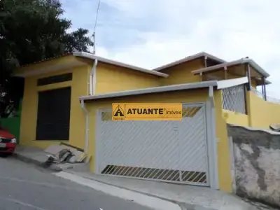 Sobrado com 4 quartos em Jardim Kuabara, Taboão da Serra - 150m²