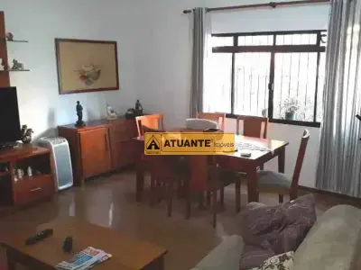 Casa com 3 quartos em Parque Assunção, Taboão da Serra - 186m²