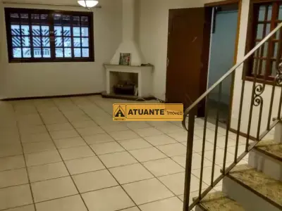 Sobrado com 3 quartos em Parque Assunção, Taboão da Serra - 148m²