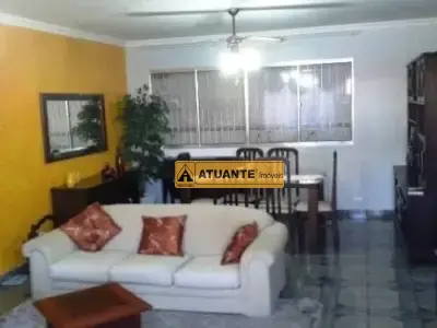 Sobrado com 3 quartos em Jardim Ouro Preto, Taboão da Serra - 193m²