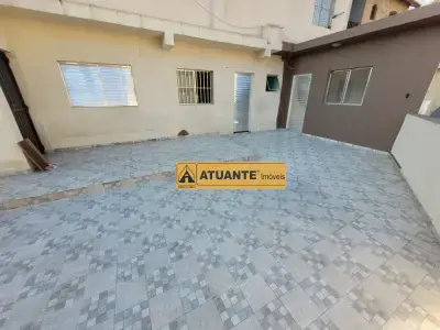 Casa com 2 quartos em Parque Assunção, Taboão da Serra - 45m²