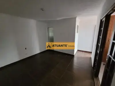 Casa com 1 quartos em Jardim Santa Terezinha, Taboão da Serra - 45m²