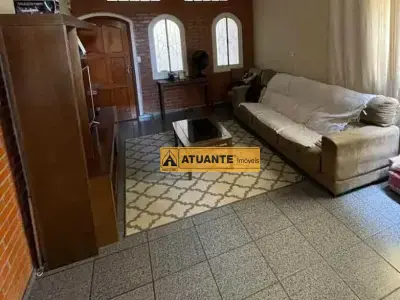 Sobrado com 5 quartos em Jardim Monte Alegre, Taboão da Serra - 269m²