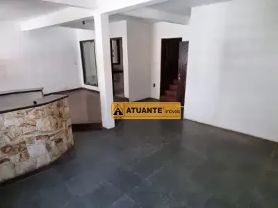 Sobrado com 3 quartos em Parque Assunção, Taboão da Serra - 268m²