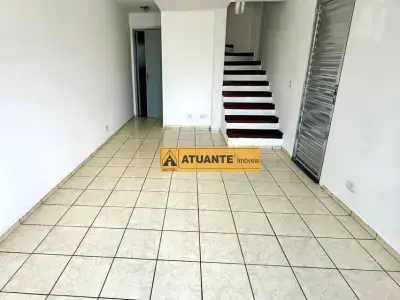 Sobrado com 2 quartos em Jardim Maria Rosa, Taboão da Serra - 90m²