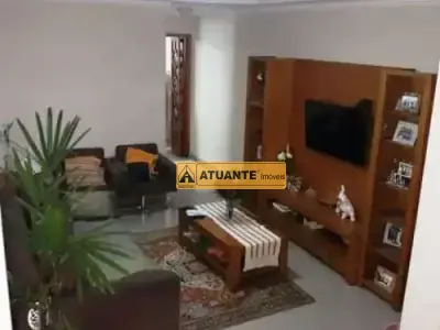 Sobrado com 3 quartos em Jardim Santa Rosa, Taboão da Serra - 80m²