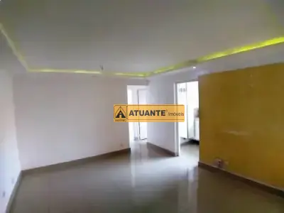 Apartamento com 2 quartos em Jardim Santa Terezinha, Taboão da Serra - 70m²