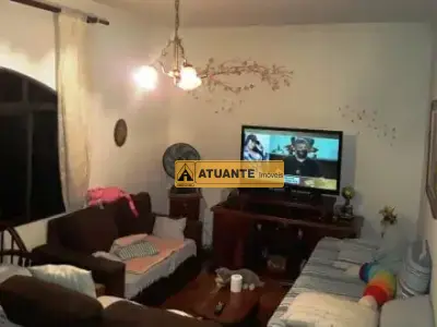 Sobrado com 2 quartos em Jardim Maria Rosa, Taboão da Serra - 86m²
