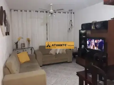 Casa com 2 quartos em Jardim Kuabara, Taboão da Serra - 65m²