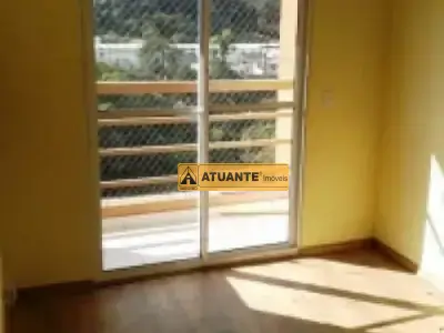 Apartamento com 2 quartos em Jardim Vista Alegre, Embu das Artes - 50m²