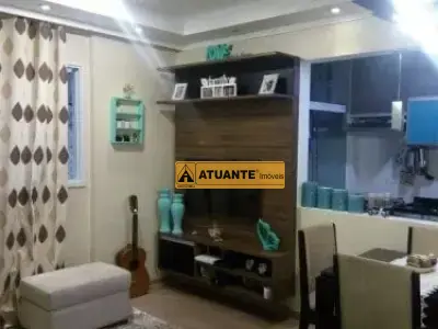 Apartamento com 2 quartos em Jardim Clementino, Taboão da Serra - 45m²