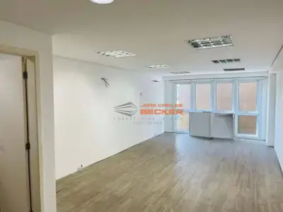 Sala / Conjunto com 0 quartos em Granja Viana