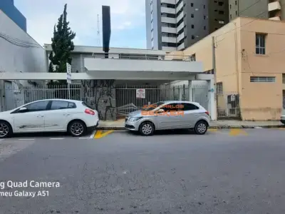 Prédio com 0 quartos em Centro