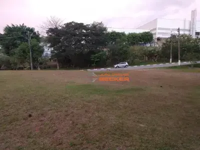 Lote / Terreno com 0 quartos em Parque Industrial San José