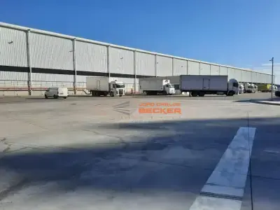Galpão com 0 quartos em Empresarial Anhanguera
