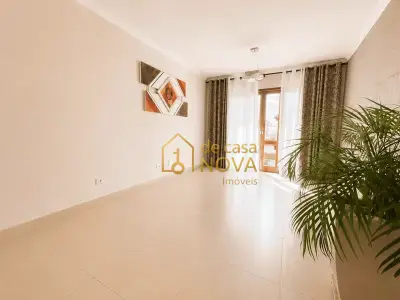 Casa de Condomínio com 3 quartos em Jardim Caiapiá, Cotia - 130m²