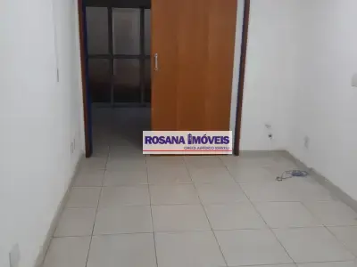 Prédio com 3 quartos em Centro