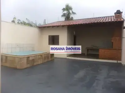Casa com 2 quartos em Jardim Maracanã