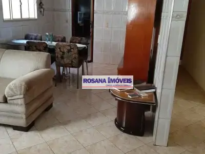 Casa com 3 quartos em Vila Maceno