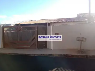 Casa com 3 quartos em Jardim Maria Lúcia
