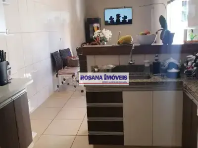 Casa com 3 quartos em Vila Ercília