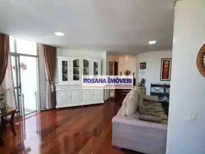 Apartamento com 3 quartos em Centro