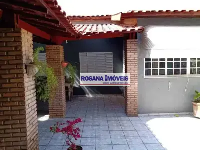 Casa com 3 quartos em Vila Moreira