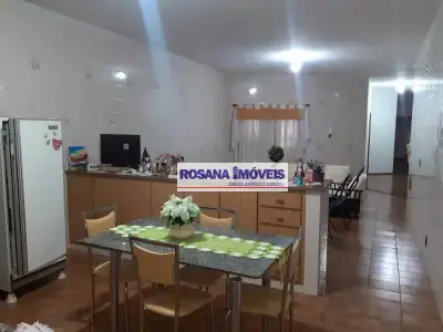 Casa com 3 quartos em Parque Quinta das Paineiras