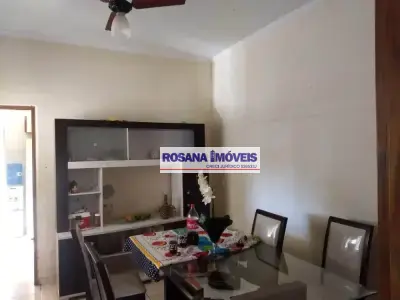 Casa com 3 quartos em Jardim Alto Alegre