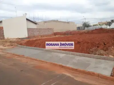 Lote / Terreno com 0 quartos em Villa Cassini