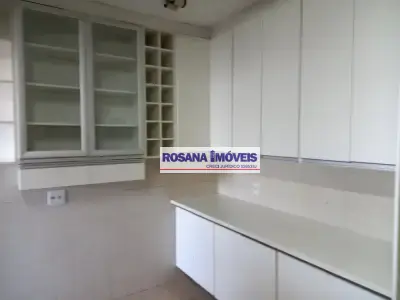 Área Privativa com 4 quartos em Centro