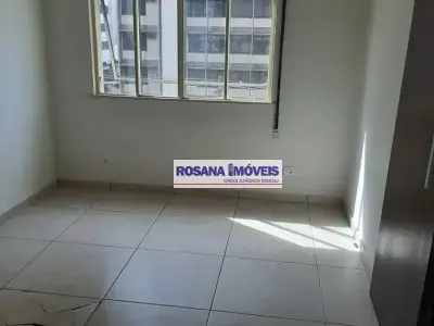 Apartamento com 2 quartos em Centro