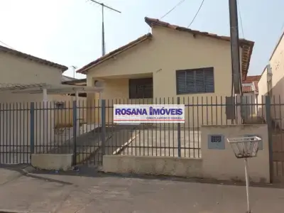 Casa com 2 quartos em Jardim Nazareth