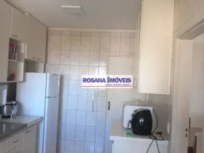Apartamento com 3 quartos em Centro