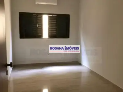 Casa com 3 quartos em Jardim Tarraf II