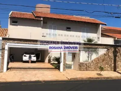 Sobrado com 3 quartos em Jardim Tarraf II