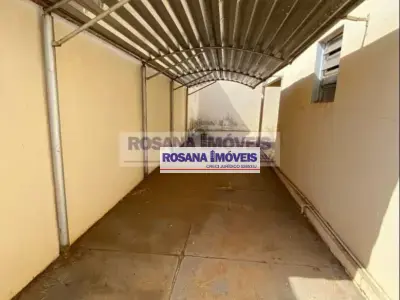 Prédio com 1 quartos em Vila Maceno
