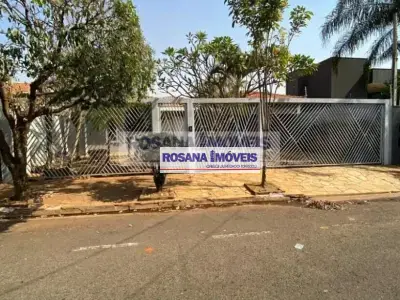 Casa com 4 quartos em Jardim Tarraf II
