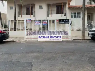 Prédio com 6 quartos em Vila São José