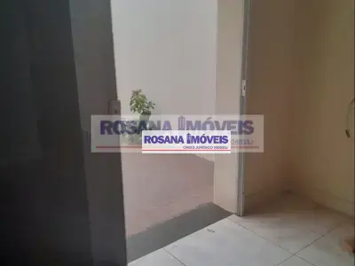 Prédio com 0 quartos em Vila Curti