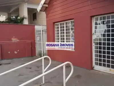 Prédio com 0 quartos em Centro