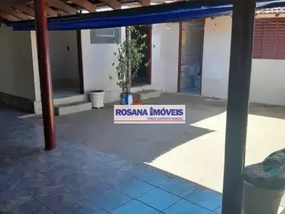 Casa com 4 quartos em Vila Angélica
